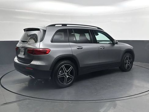 Used 2026 Mercedes-Benz GLB 250 4MATIC image 4