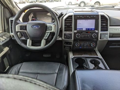 Used 2020 Ford F250 Lariat w/ Lariat Ultimate Package AWD/4WD image 16