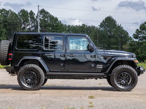 Used 2018 Jeep Wrangler Unlimited Sahara w/ Quick Order Package 24M Moab AWD/4WD image 5