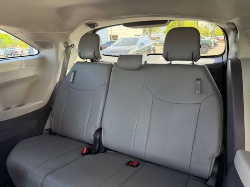 Used 2021 Toyota Sienna Limited AWD/4WD image 30