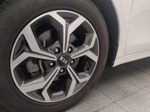 Used 2020 Kia Forte LXS FWD image 31