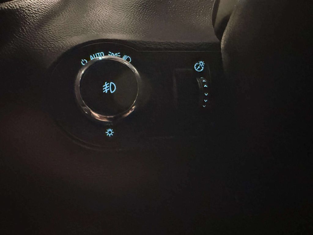 Used 2010 Chevrolet Camaro SS RWD image 34
