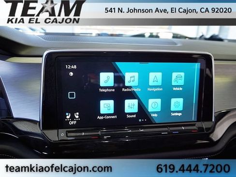 Used 2024 Volkswagen Atlas Cross Sport SE FWD image 25