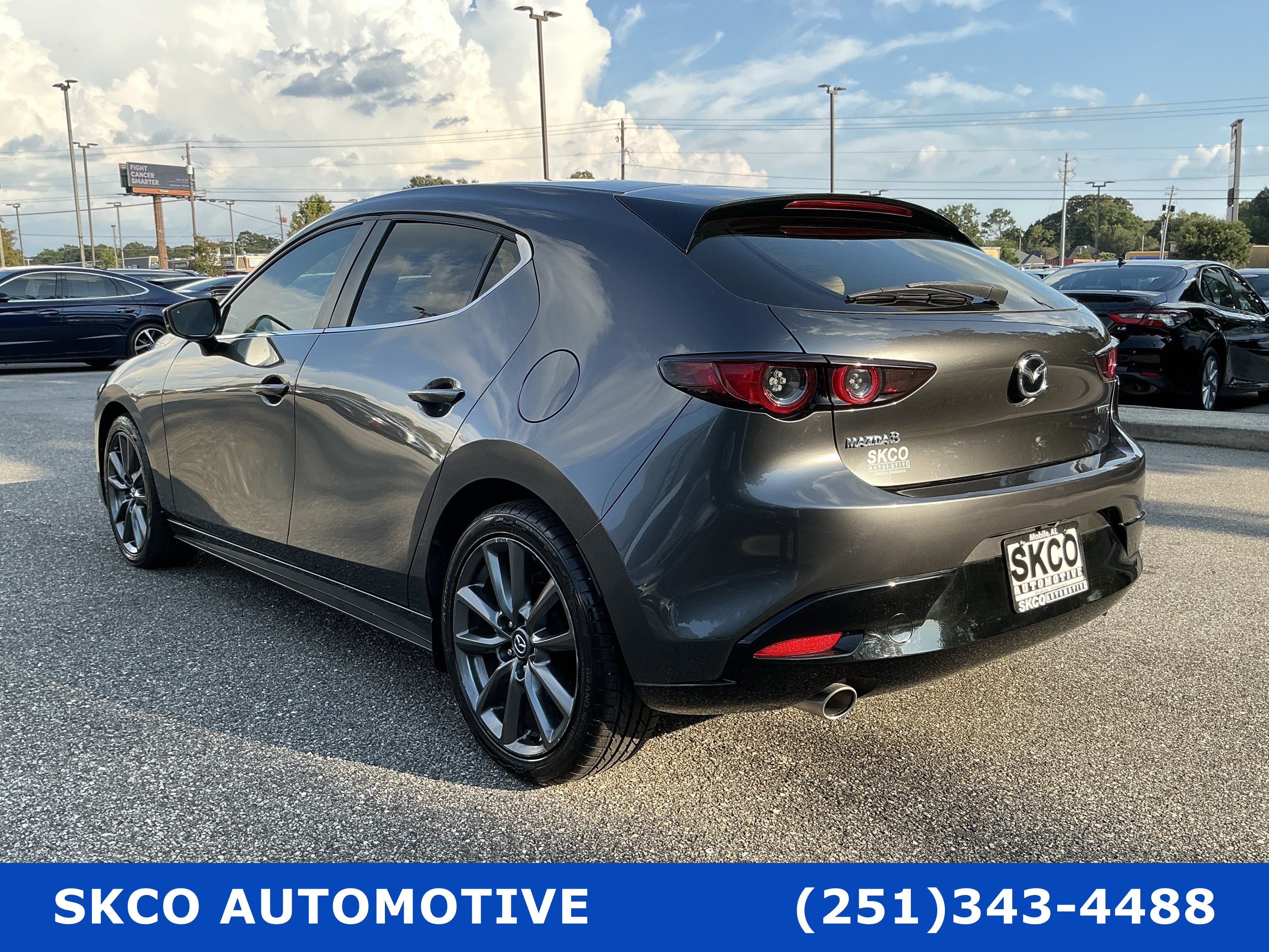 Used 2020 MAZDA MAZDA3 Hatchback FWD image 3