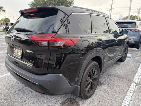 Used 2023 Nissan Rogue SV w/ SV Premium B Package FWD image 5