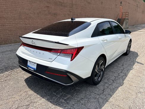 Used 2025 Hyundai Elantra SEL FWD image 5