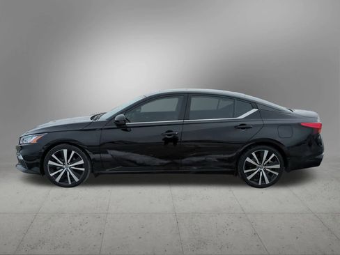 Used 2020 Nissan Altima 2.5 SR w/ Premium Package image 3