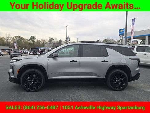 Certified 2024 Chevrolet Traverse RS w/ LPO, Floor Liner Package image 8