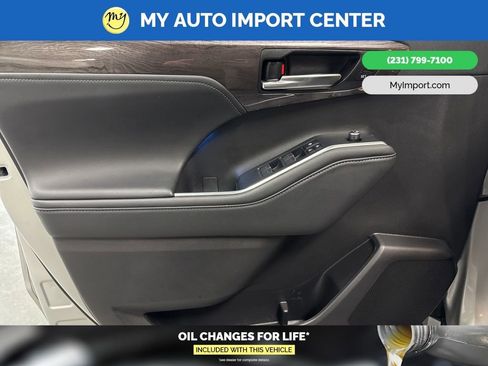 Used 2022 Toyota Highlander Platinum image 10