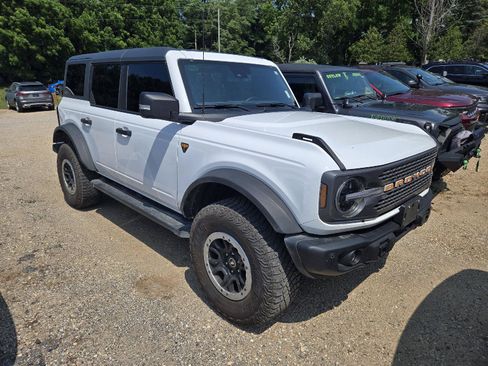 Used 2023 Ford Bronco Badlands AWD/4WD image 3
