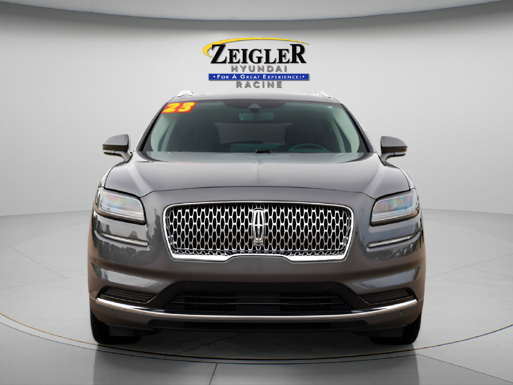 Used 2023 Lincoln Nautilus Reserve AWD/4WD image 2