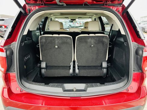 Used 2017 Ford Explorer Platinum image 32