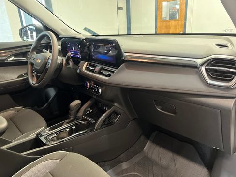 Used 2026 Chevrolet TrailBlazer LS w/ LS Convenience Package AWD/4WD image 42
