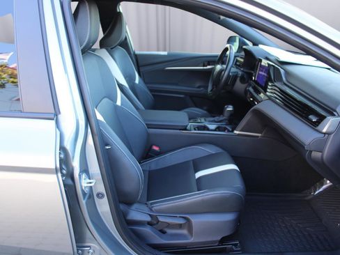 Used 2025 Toyota Camry SE image 34