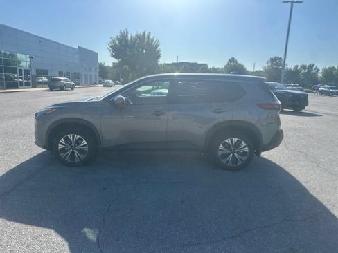 Used 2023 Nissan Rogue SV FWD image 8
