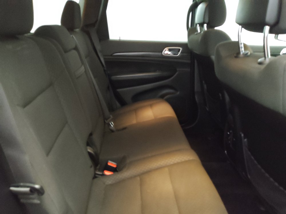 Used 2019 Jeep Grand Cherokee Laredo AWD/4WD image 19