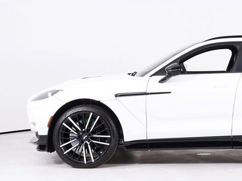 Used 2025 Aston Martin DBX 707 AWD/4WD image 14