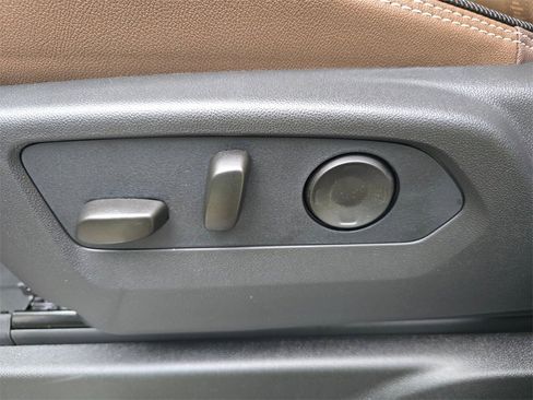 New 2026 Chevrolet Suburban High Country image 18