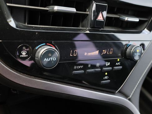 Used 2023 Toyota Camry SE FWD image 19
