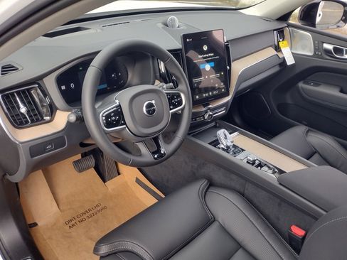 New 2026 Volvo XC60 B5 Ultra w/ Climate Package image 11