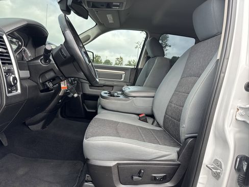 Used 2019 RAM 1500 Classic Warlock w/ Luxury Group image 16