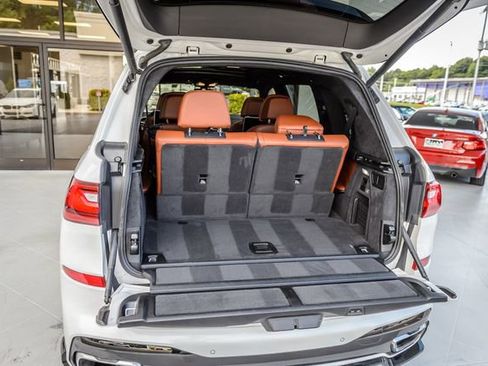 Used 2020 BMW X7 xDrive40i w/ M Sport Package AWD/4WD image 11