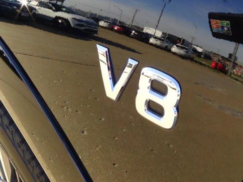 Used 2022 Nissan Armada SL w/ Captain's Chairs Package image 17