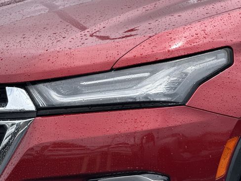 Used 2022 Chevrolet Traverse LT FWD image 6