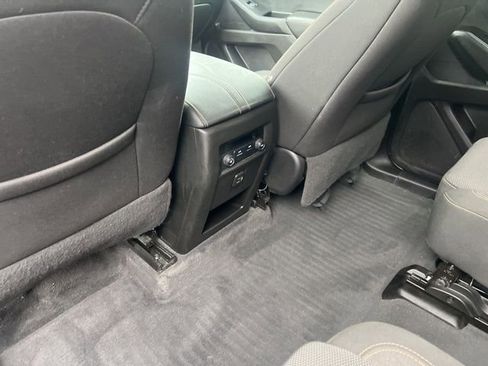 Used 2020 Chevrolet Traverse LT image 21