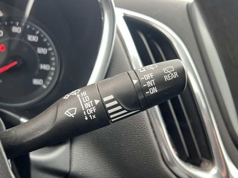 Used 2019 Chevrolet Equinox LT FWD image 31
