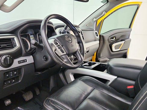 Used 2017 Nissan Titan PRO-4X w/ Pro-4x Convenience Package AWD/4WD image 14