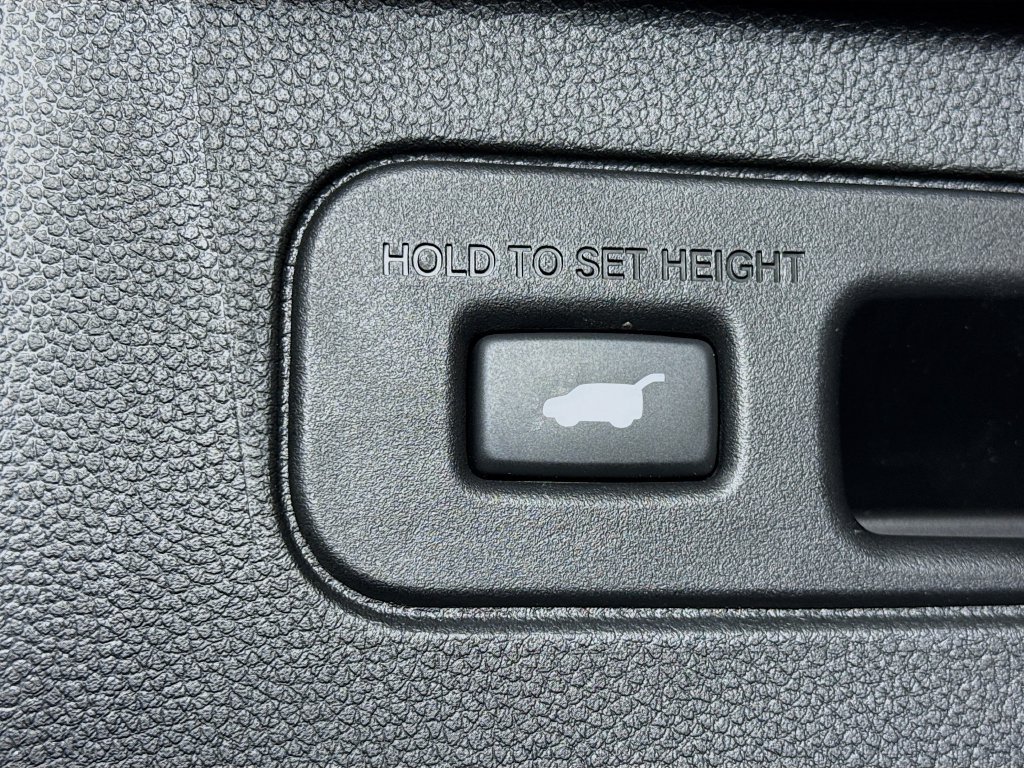 Used 2025 Honda Pilot Elite image 32