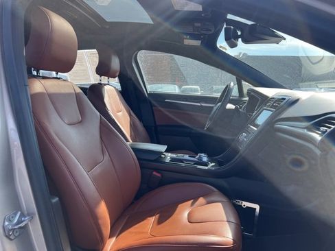 Used 2019 Ford Fusion Titanium image 11