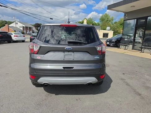 Used 2017 Ford Escape SE FWD image 6
