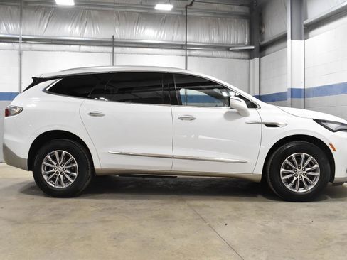 Used 2023 Buick Enclave Essence w/ LPO, Floor Liner Package FWD image 31