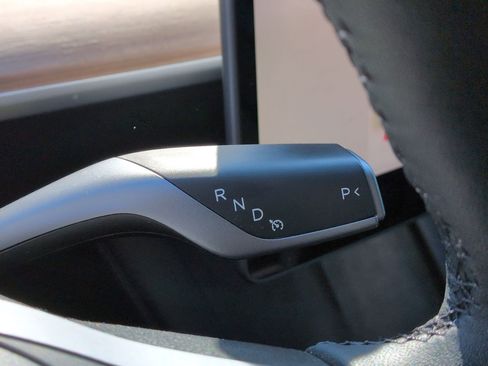 Used 2023 Tesla Model Y Long Range image 25