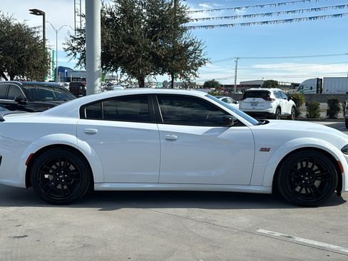 Certified 2023 Dodge Charger Scat Pack image 4