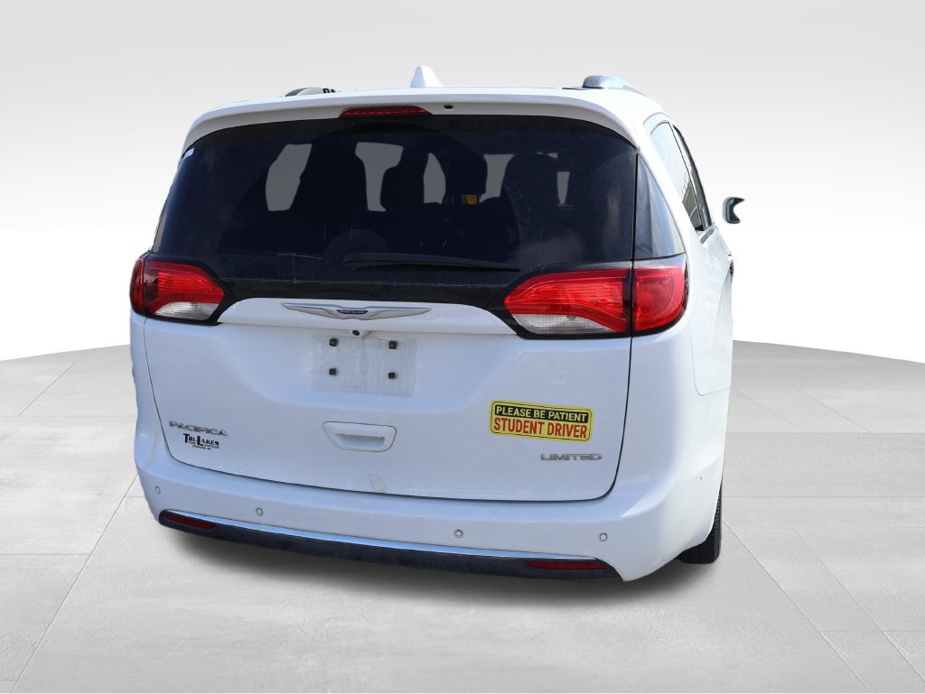 Used 2020 Chrysler Pacifica Limited w/ Advanced Safetytec Group FWD image 14