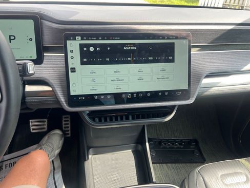 Used 2024 Rivian R1T Adventure image 18