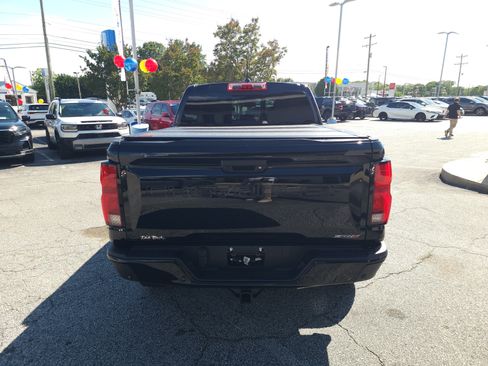 Used 2024 Chevrolet Colorado ZR2 w/ ZR2 Convenience Package III AWD/4WD image 5