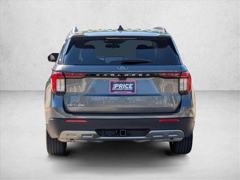 Used 2025 Ford Explorer Active w/ Active Comfort Package image 7