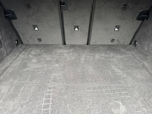 Used 2025 BMW iX xDrive50 image 34