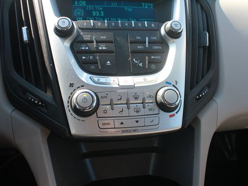 Used 2010 Chevrolet Equinox LT AWD/4WD image 17