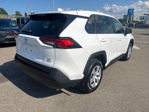Used 2024 Toyota RAV4 LE AWD/4WD image 8