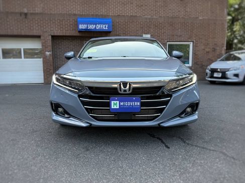 Used 2022 Honda Accord Touring image 2