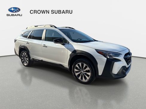Used 2025 Subaru Outback Limited AWD/4WD image 2