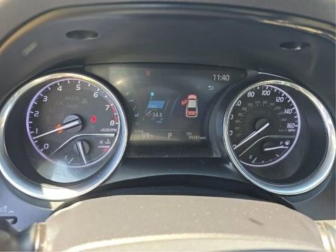 Used 2019 Toyota Camry XLE w/ Navigation Package FWD image 8