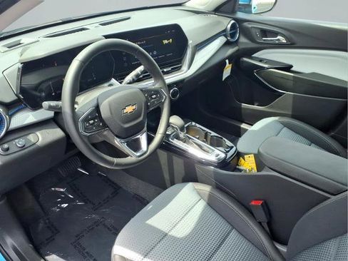 Used 2026 Chevrolet Trax LT w/ Driver Confidence Package FWD image 20