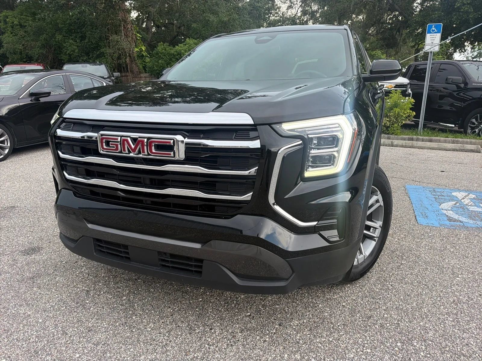 Used 2025 GMC Terrain Elevation FWD image 3
