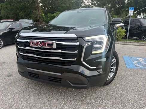 Used 2025 GMC Terrain Elevation FWD image 3